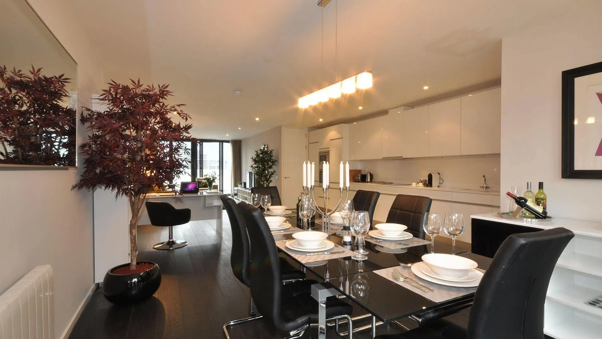Your Base Dublin - Grand Canal Square 아파트